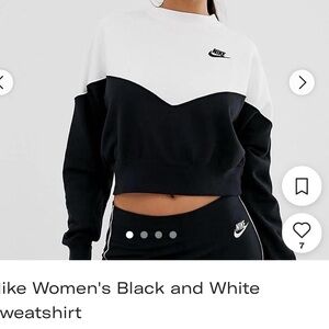 Nike Women's Black and White Colorblock Sweatshirt - S